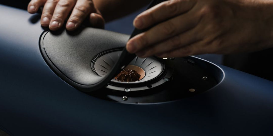Enceintes Hifi KEF : fabriquées main, avec fierté