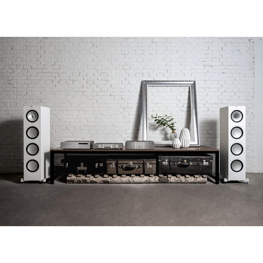 Q950 Floorstanding Speaker